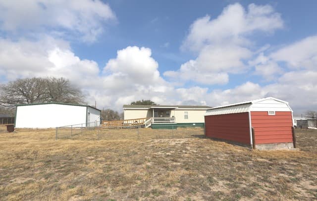 Home for sale at 133 Oak View in La Vernia, TX — photo 4