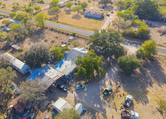 rental at 21190 Ernst in Somerset, TX — photo 2