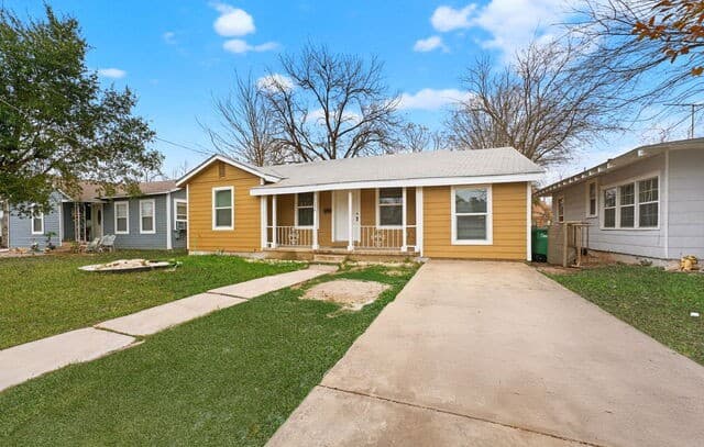 4-bedroom rental at 2034 Edison in San Antonio, TX — photo 2
