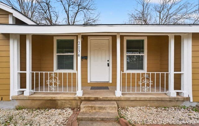 4-bedroom rental at 2034 Edison in San Antonio, TX — photo 5