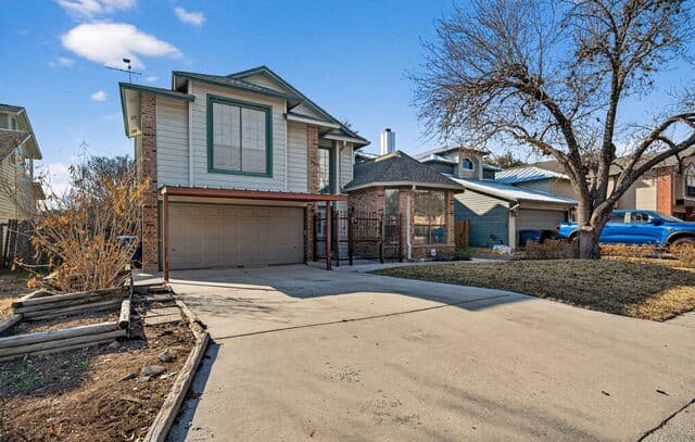 4-bedroom rental at 3311 Green Spg Dr in San Antonio, TX — photo 2
