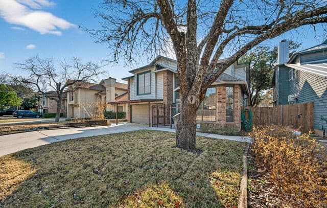 4-bedroom rental at 3311 Green Spg Dr in San Antonio, TX — photo 3