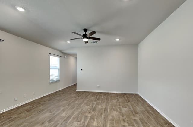 3-bedroom rental at 10516 Pomme in San Antonio, TX — photo 2