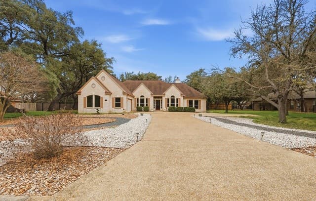 3-bedroom rental at 105 Kendall Ridge in Boerne, TX — photo 2