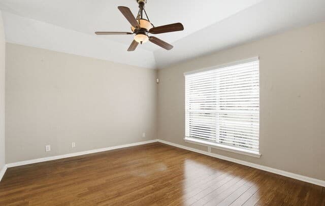 4-bedroom rental at 14514 Gunter Ave in San Antonio, TX — photo 5