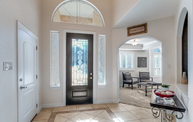 4-bedroom rental at 16502 Loma Landing in Helotes, TX — photo 4