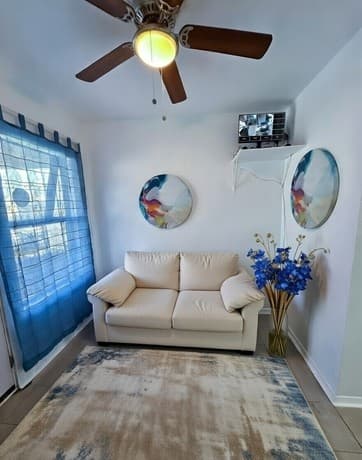 1-bedroom rental at 711 S Trinity St in San Antonio, TX — photo 1