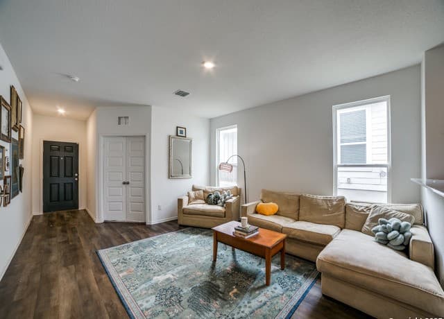 3-bedroom rental at 177 Acorn in Boerne, TX — photo 4