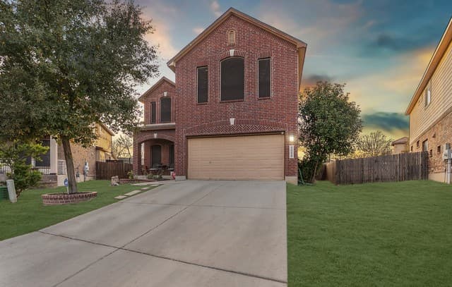 4-bedroom rental at 2219 Muuga in San Antonio, TX — photo 1