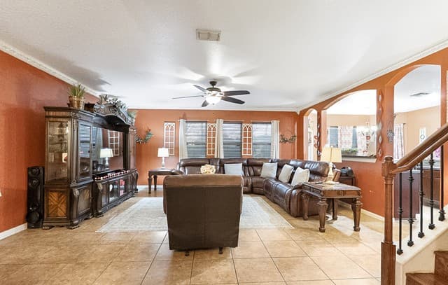 4-bedroom rental at 2219 Muuga in San Antonio, TX — photo 3