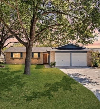3-bedroom rental at 5122 Binz Engleman Rd in Kirby, TX — photo 1