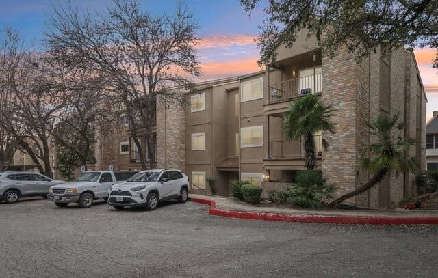 1-bedroom rental at 4119 Medical Unit E201 in San Antonio, TX — photo 2