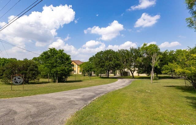 4-bedroom rental at 1434 Whispering Water in Spring Branch, TX — photo 4