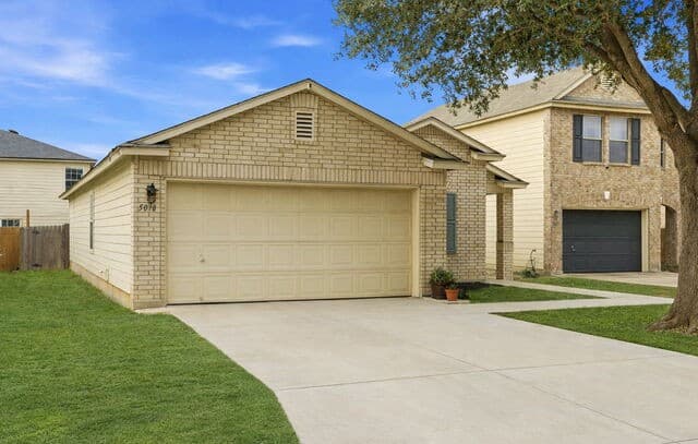 3-bedroom rental at 5018 Green Post in San Antonio, TX — photo 3