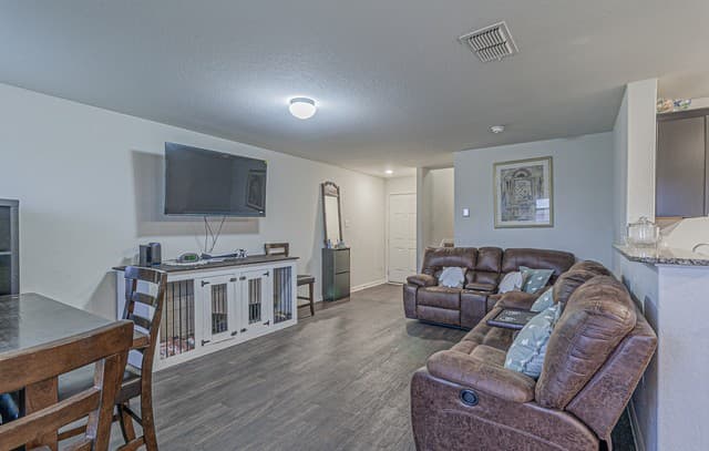 3-bedroom rental at 2831 Lavender in San Antonio, TX — photo 5