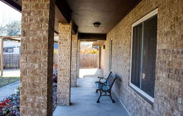 Home for sale at 220 Eagle Nest in Pleasanton, TX — photo 5