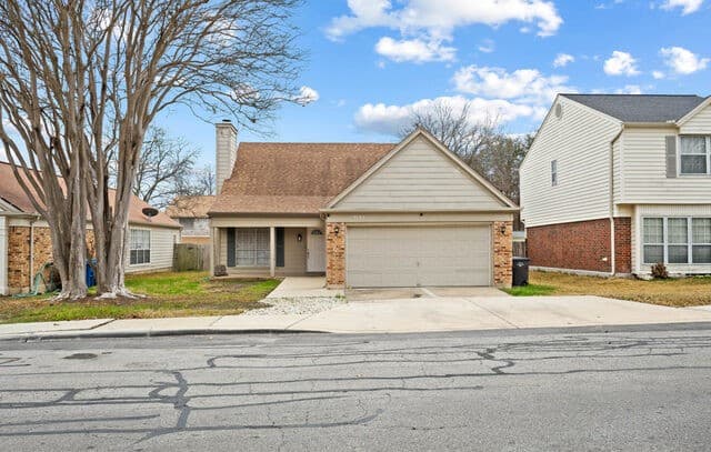 3-bedroom rental at 9135 Rue De Lis in San Antonio, TX — photo 1