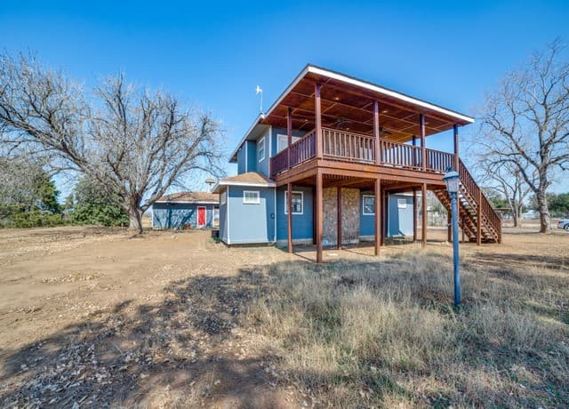 2-bedroom rental at 6953 Von Ormy Rd in Von Ormy, TX — photo 2