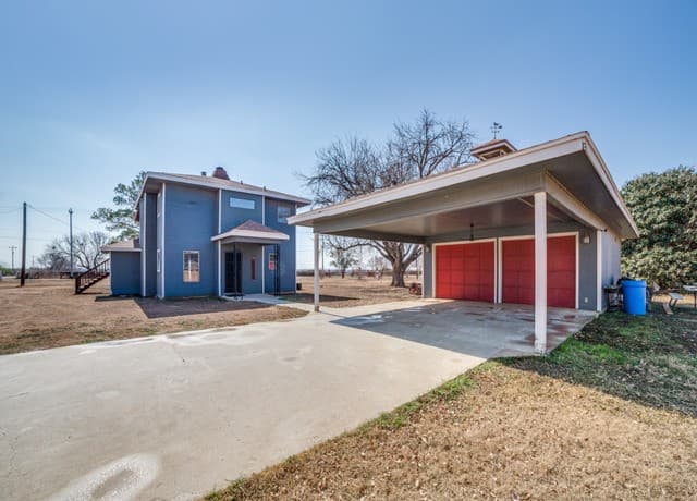 2-bedroom rental at 6953 Von Ormy Rd in Von Ormy, TX — photo 5
