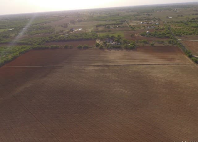 rental at 12296 La Vernia in Adkins, TX — photo 5