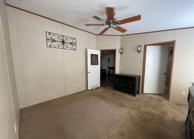 3-bedroom rental at 311 E Frio St in Dilley, TX — photo 3