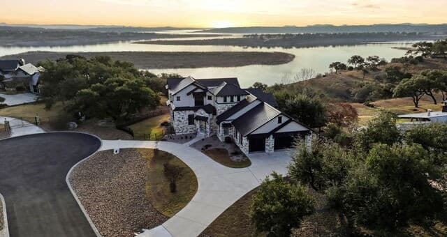 4-bedroom rental at 119 Spiritual in Spring Branch, TX — photo 1