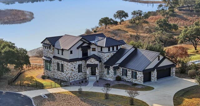 4-bedroom rental at 119 Spiritual in Spring Branch, TX — photo 2