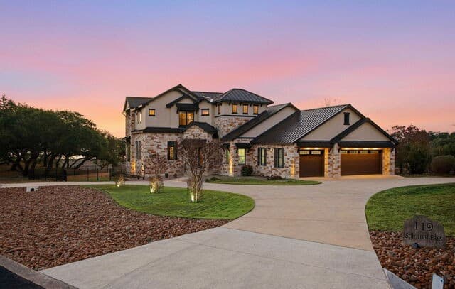 4-bedroom rental at 119 Spiritual in Spring Branch, TX — photo 3