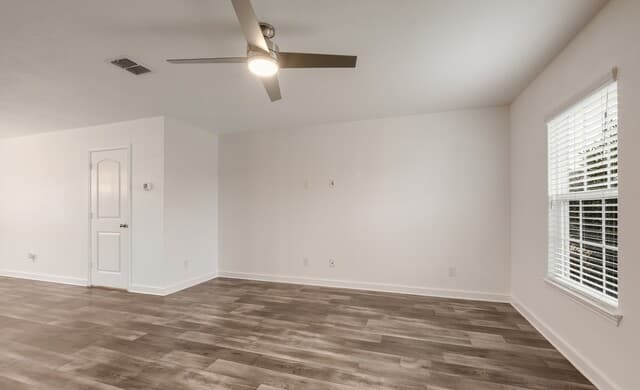 3-bedroom rental at 7322 Bowdre in San Antonio, TX — photo 3