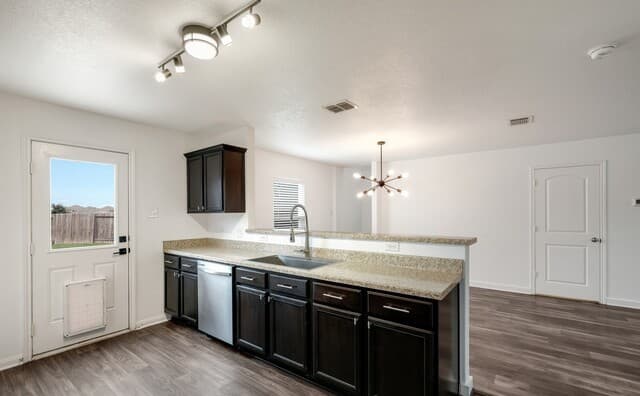 3-bedroom rental at 7322 Bowdre in San Antonio, TX — photo 5
