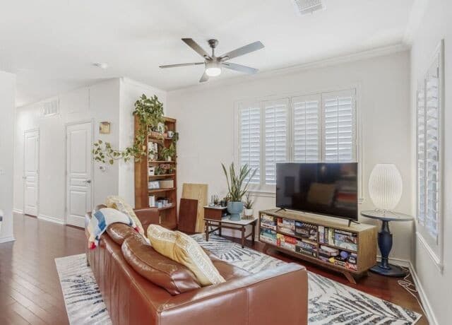2-bedroom rental at 415 Santa Clara Unit 1 in San Antonio, TX — photo 5
