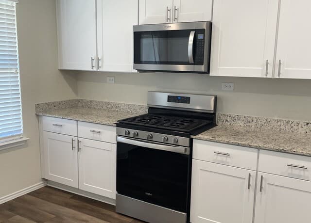 4-bedroom rental at 7308 Yucca in San Antonio, TX — photo 5