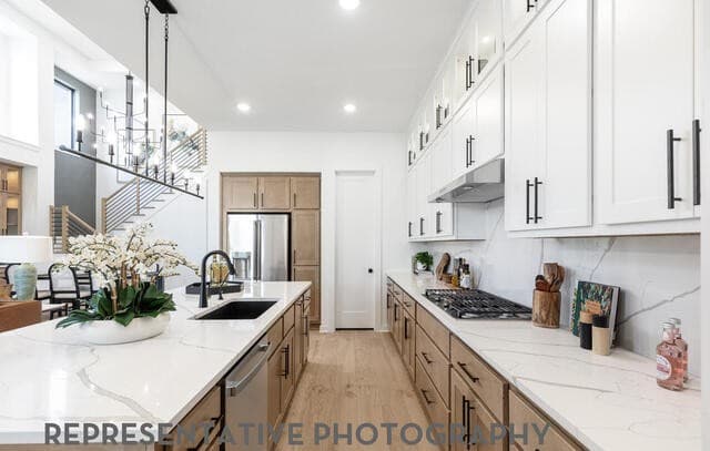 Home for sale at 247 White Oak in Castroville, TX — photo 4