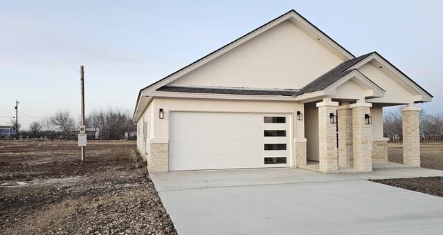 Home for sale at 12611 Toro Dr in Atascosa, TX — photo 3