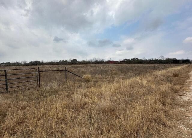 rental at 000 E Fm 462 in Moore, TX — photo 5