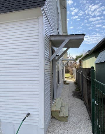 rental at 826 Schley Ave in San Antonio, TX — photo 2