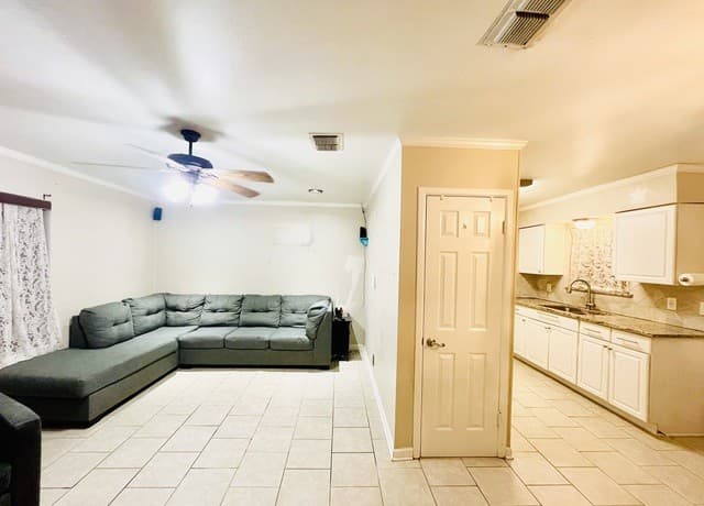 3-bedroom rental at 202 Michelle in Converse, TX — photo 4