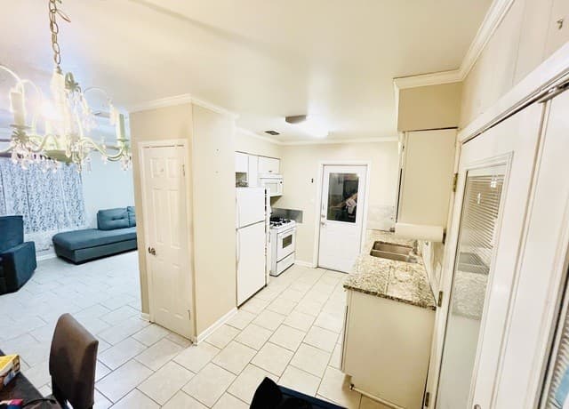 3-bedroom rental at 202 Michelle in Converse, TX — photo 5