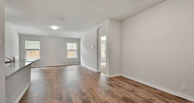 3-bedroom rental at 321 Singing Valley in Cibolo, TX — photo 5