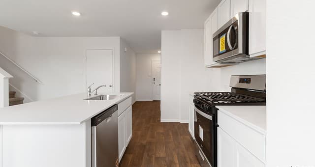 3-bedroom rental at 1010 Calle Altea Rd in San Antonio, TX — photo 4