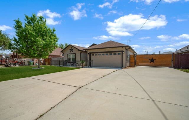 Home for sale at 15820 Chippewa in Selma, TX — photo 2