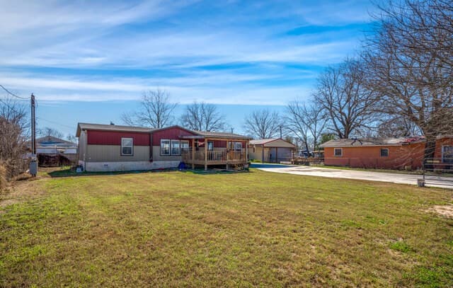 3-bedroom rental at 218 W 2nd St in Elmendorf, TX — photo 3