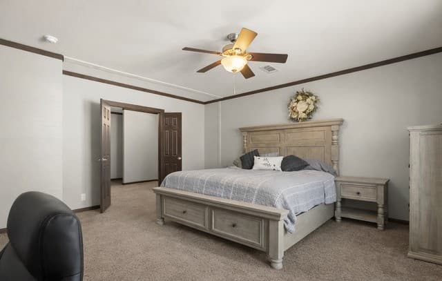 3-bedroom rental at 218 W 2nd St in Elmendorf, TX — photo 4