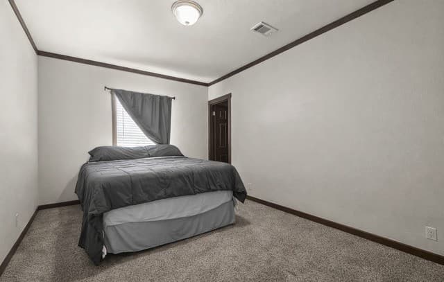 3-bedroom rental at 218 W 2nd St in Elmendorf, TX — photo 5