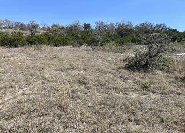 rental at 23111 Norfolk Cyn in San Antonio, TX — photo 2