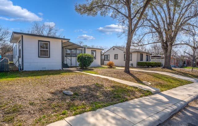 3-bedroom rental at 310 Merry Ann in San Antonio, TX — photo 2