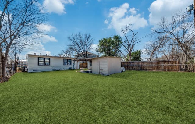 3-bedroom rental at 2307 Basse in San Antonio, TX — photo 2