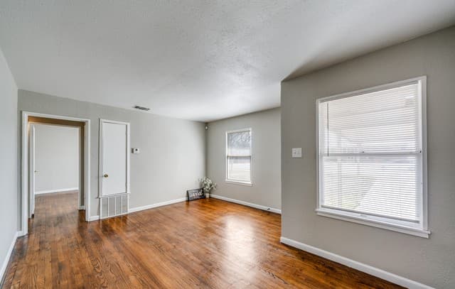 3-bedroom rental at 2307 Basse in San Antonio, TX — photo 3