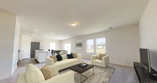 5-bedroom rental at 145 Peterson Place in Adkins, TX — photo 5
