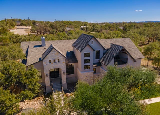 4-bedroom rental at 407 Havasu in Spring Branch, TX — photo 2